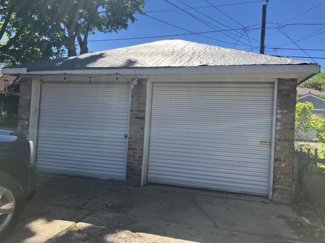 1334 Chestnut St, Waukegan, IL 60085 - view of detached garage