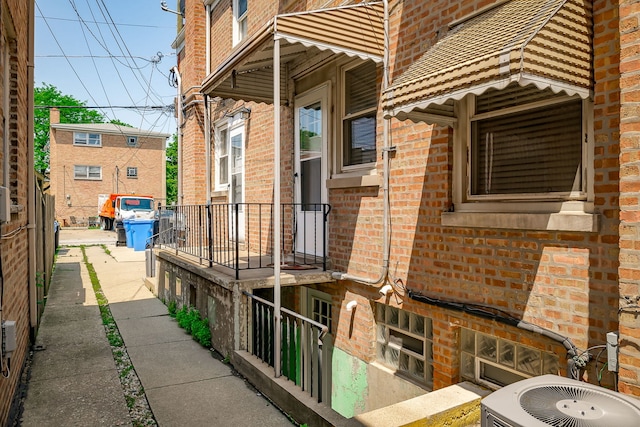 5641 W Carmen Ave, Chicago, IL 60630 - view of side of home with brick siding