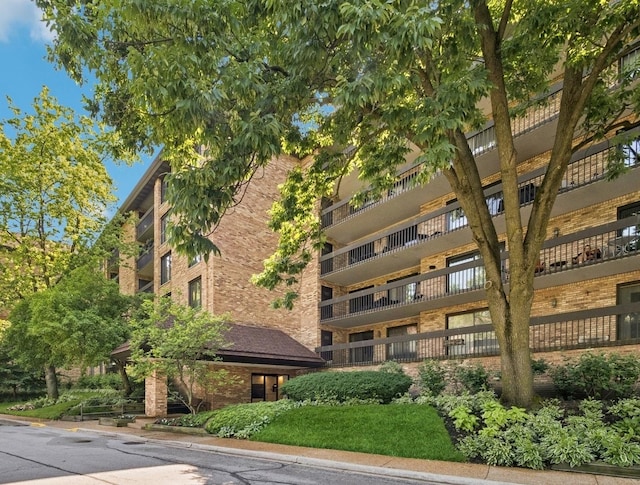 1671 Mission Hills Rd Unit 308, Northbrook, IL 60062 - view of apartment building / complex