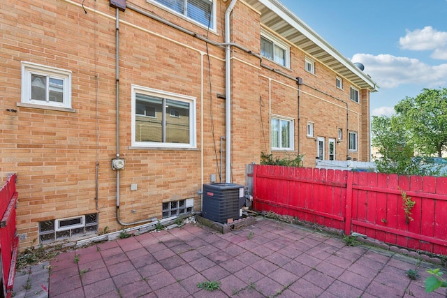 8666 Gregory Ln Unit C, Des Plaines, IL 60016 - view of patio / terrace
