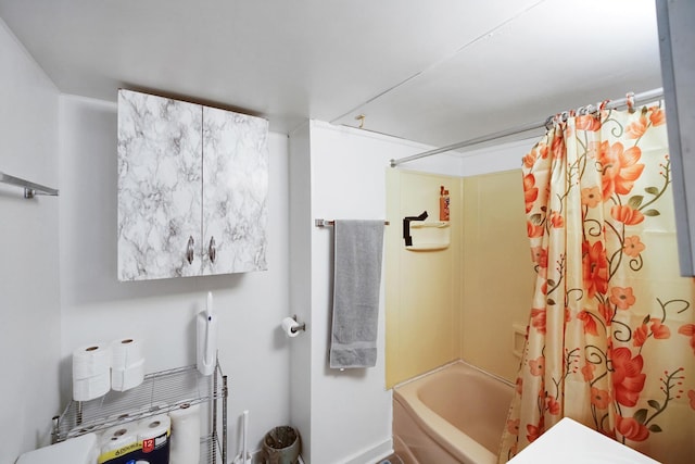 23761 N Cottage Rd, Lake Zurich, IL 60047 - bathroom featuring shower / bathtub combination with curtain and baseboards
