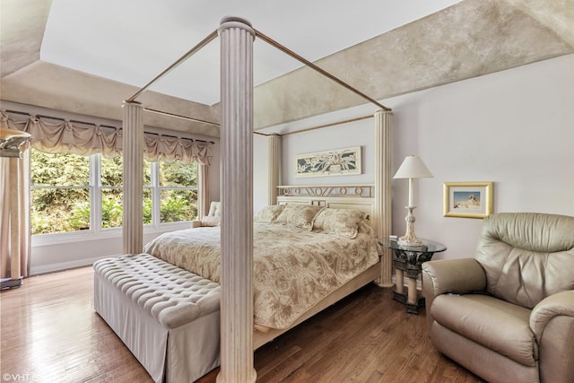 1806 Princeton Ct, Lake Forest, IL 60045 - bedroom with wood finished floors