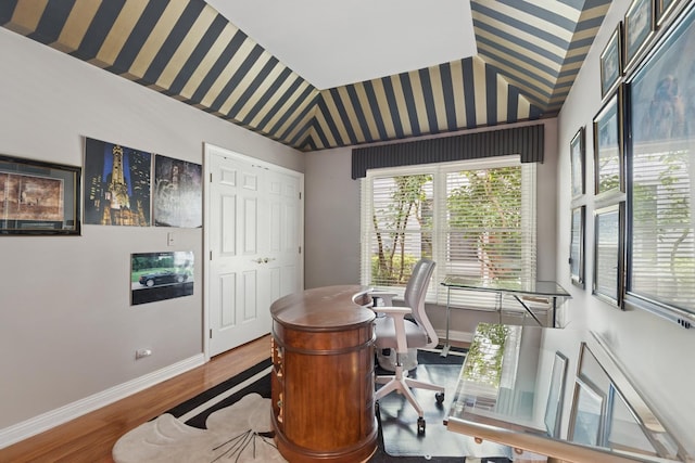 1806 Princeton Ct, Lake Forest, IL 60045 - office featuring wood finished floors and baseboards