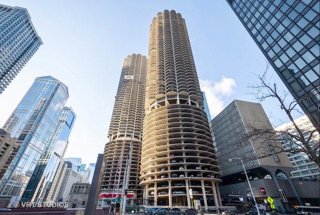 300 N State St Unit 3808, Chicago, IL 60654 - view of property featuring a city view