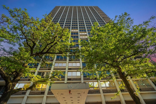 88 W Schiller St Unit 904, Chicago, IL 60610 - photo 33