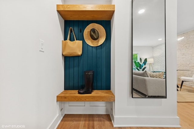 636 W Buckingham Pl Unit C, Chicago, IL 60657 - detailed view of wood finished floors