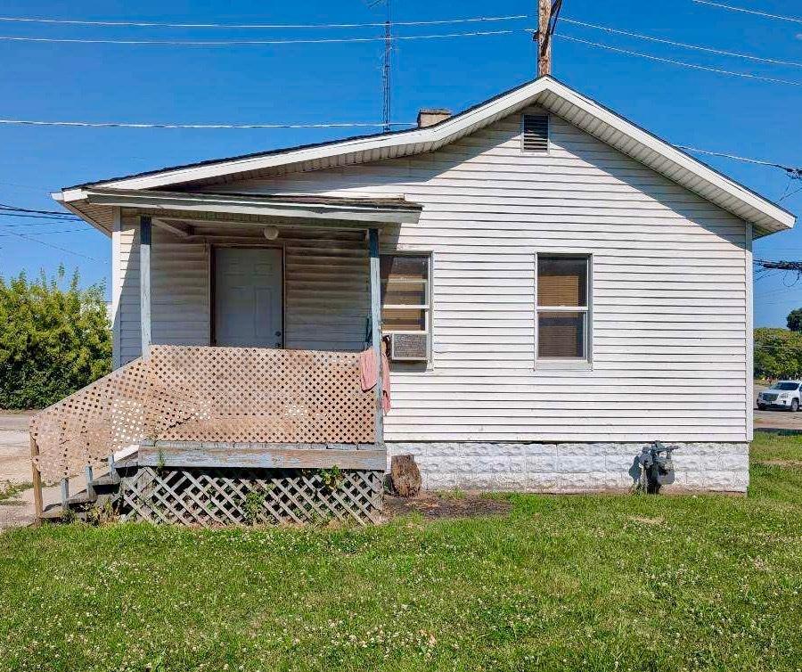 358 S Washington Ave, Kankakee, IL 60901 - photo 1