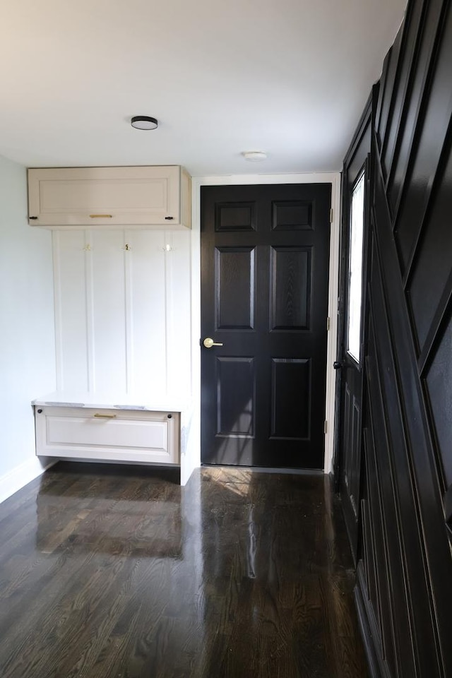 15239 Vincennes Rd, Phoenix, IL 60426 - entrance foyer with wood finished floors and baseboards
