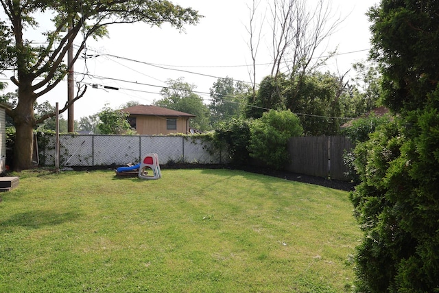 15239 Vincennes Rd, Phoenix, IL 60426 - view of fenced backyard