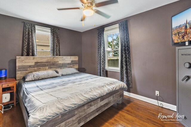 382 N 8th Ave, Kankakee, IL 60901 - bedroom featuring wood finished floors and ceiling fan