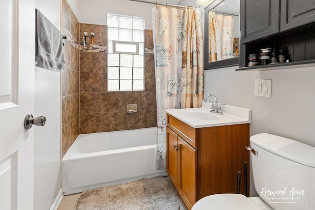 382 N 8th Ave, Kankakee, IL 60901 - full bathroom with vanity and shower / bath combo