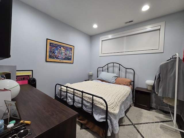 2744 N Lincoln Ave Unit 2, Chicago, IL 60614 - bedroom with light colored carpet and recessed lighting