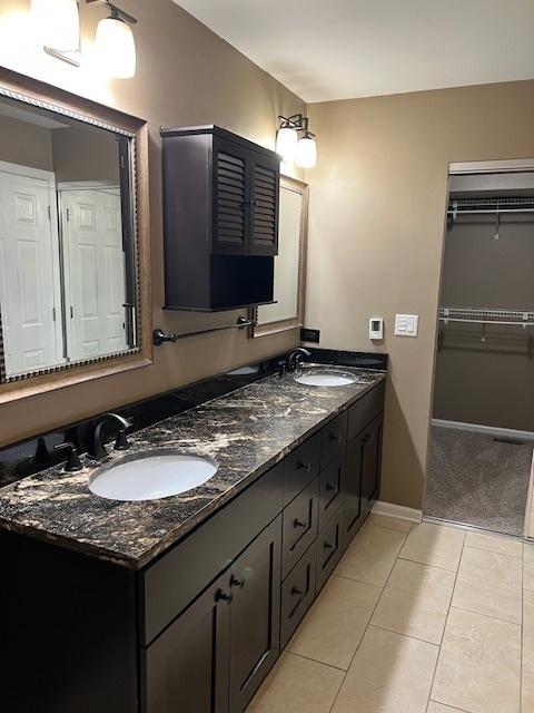 372 S Crown Ct, Palatine, IL 60074 - full bath with double vanity and tile patterned flooring