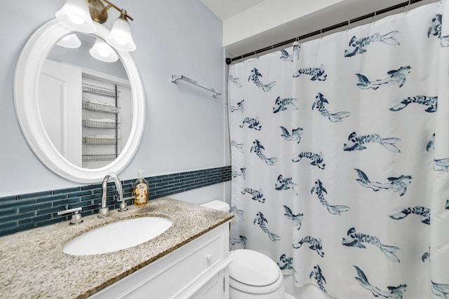7926 164th Pl Unit 7926, Tinley Park, IL 60477 - full bath featuring vanity, tasteful backsplash, and a shower with shower curtain