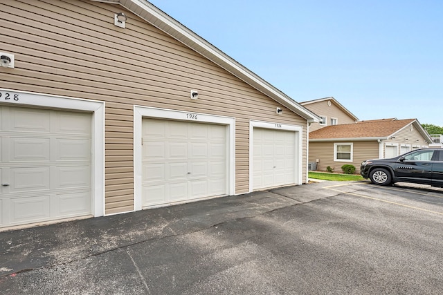 7926 164th Pl Unit 7926, Tinley Park, IL 60477 - view of garage