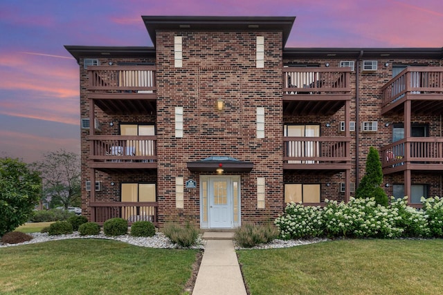 1131 Cedar St Unit 2B, Glendale Heights, IL 60139 - view of property at dusk