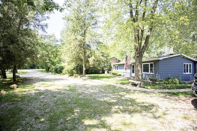 108 Poplar St, Mchenry, IL 60051 - view of green lawn