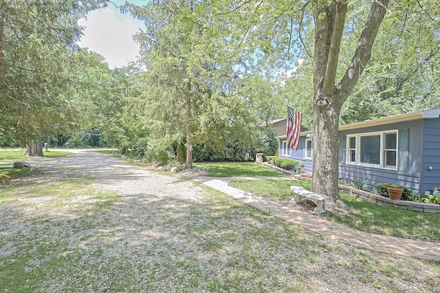 108 Poplar St, Mchenry, IL 60051 - view of green lawn
