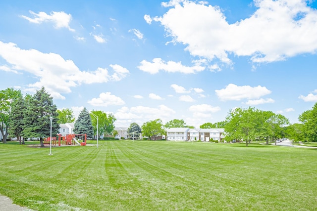 447 Yorkshire Sq, Bolingbrook, IL 60440 - view of green lawn