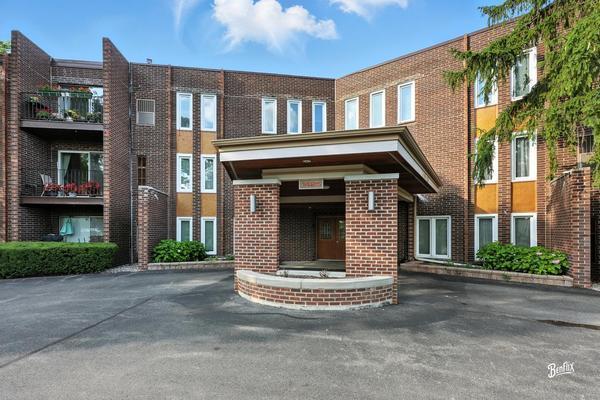 1425 Sandpebble Dr Unit 340, Wheeling, IL 60090 - view of building exterior