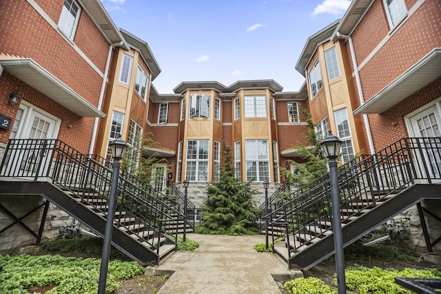 10 Park Ave, River Forest, IL 60305 - view of community with stairs