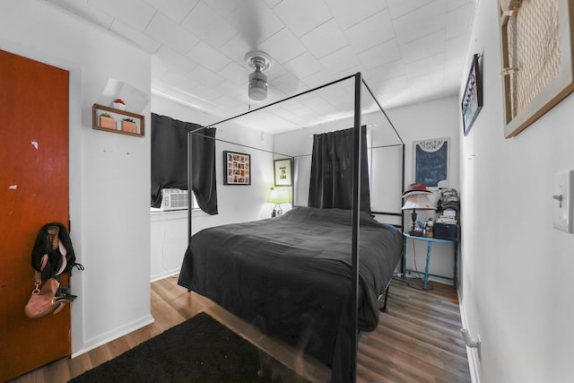 162 Grant St, Seneca, IL 61360 - bedroom featuring wood finished floors and cooling unit