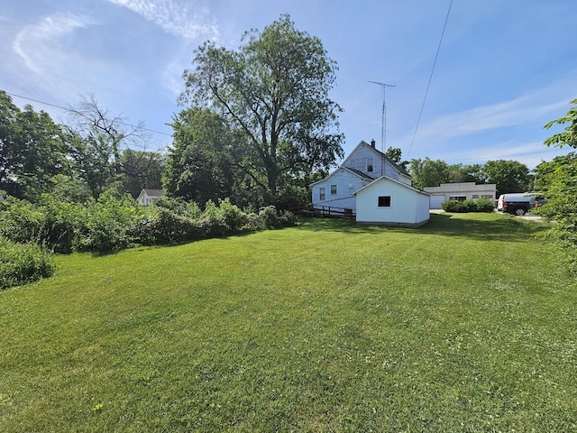 216 E Delaware St, Dwight, IL 60420 - view of green lawn