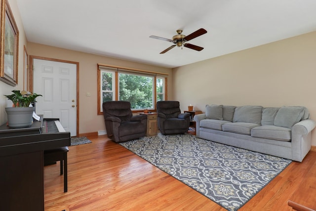 1001 Sheridan Rd, Normal, IL 61761 - living area featuring wood finished floors and a ceiling fan