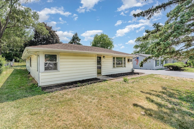 16649 W 147th Pl, Lockport, IL 60441 - single story home featuring a front lawn