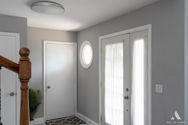 40 Jackson Ln, Streamwood, IL 60107 - entryway featuring baseboards