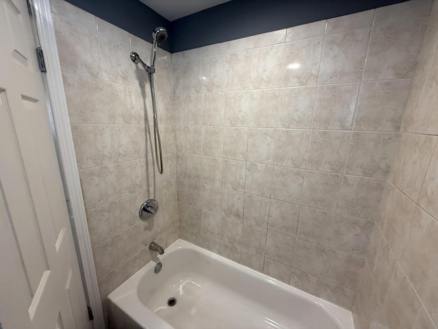 8809 S Harvard Ave, Chicago, IL 60620 - full bath with shower / bathtub combination