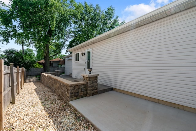 231 E Fullerton Ave, Glendale Heights, IL 60139 - view of patio / terrace
