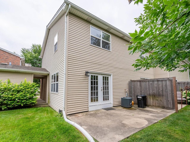 525 W Washington Ave Unit 9, Lake Bluff, IL 60044 - rear view of house with a patio and french doors