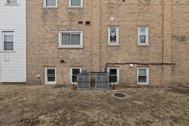 5207 Galitz St, Skokie, IL 60077 - photo 8