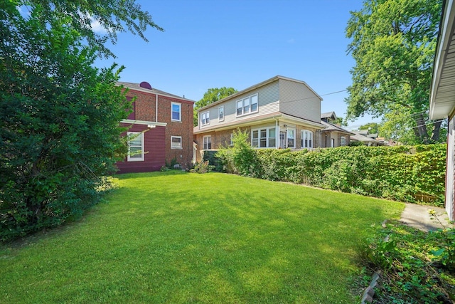 8051 S Paxton Ave, Chicago, IL 60617 - view of green lawn