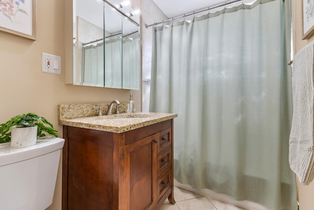 817 N Gibbons Ave, Arlington Heights, IL 60004 - full bath featuring vanity and tile patterned flooring