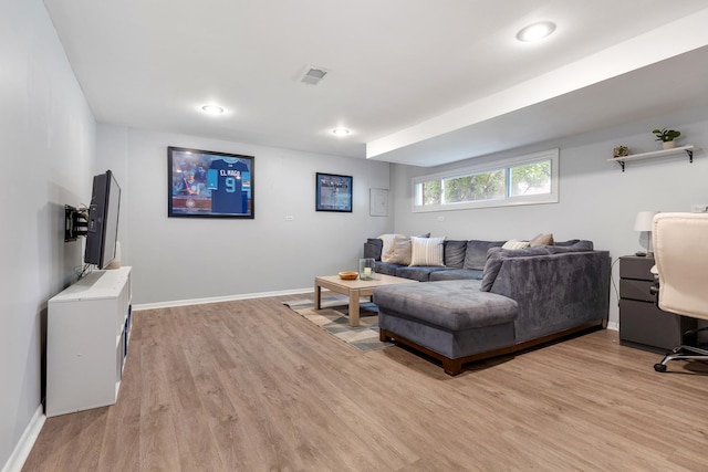 817 N Gibbons Ave, Arlington Heights, IL 60004 - living area featuring light wood-type flooring and baseboards