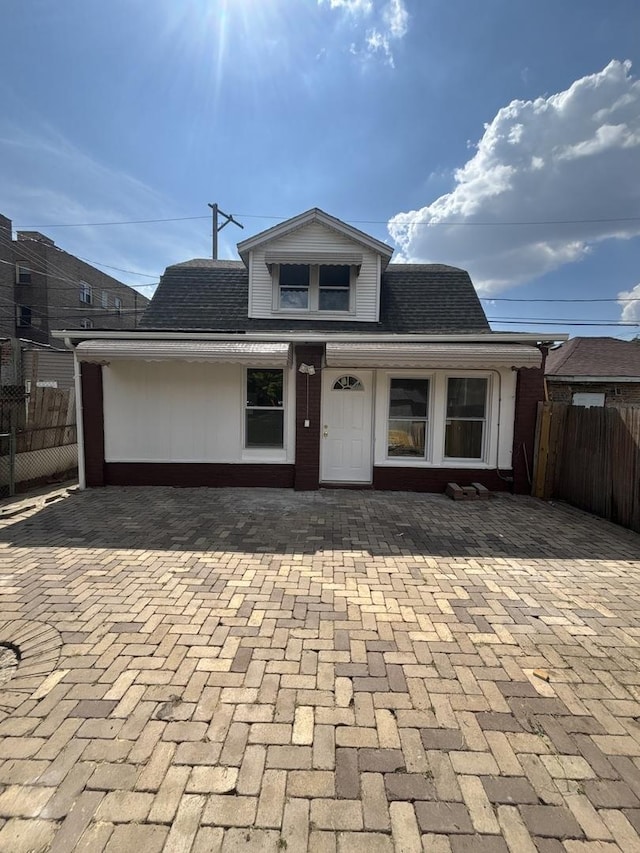 6638 S Albany Ave, Chicago, IL 60629 - view of front of property featuring a shingled roof