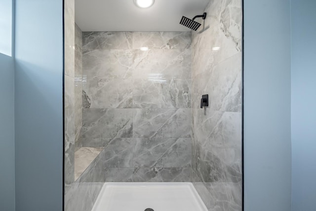 8858 S Calumet Ave, Chicago, IL 60619 - bathroom with tiled shower