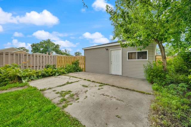 8858 S Calumet Ave, Chicago, IL 60619 - view of patio