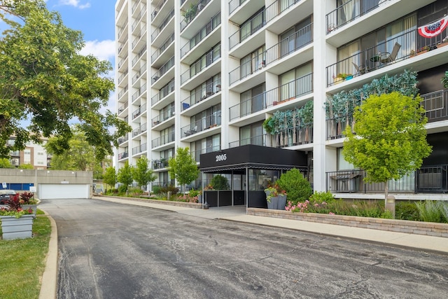 2005 S Finley Rd Unit 1204, Lombard, IL 60148 - view of apartment building / complex