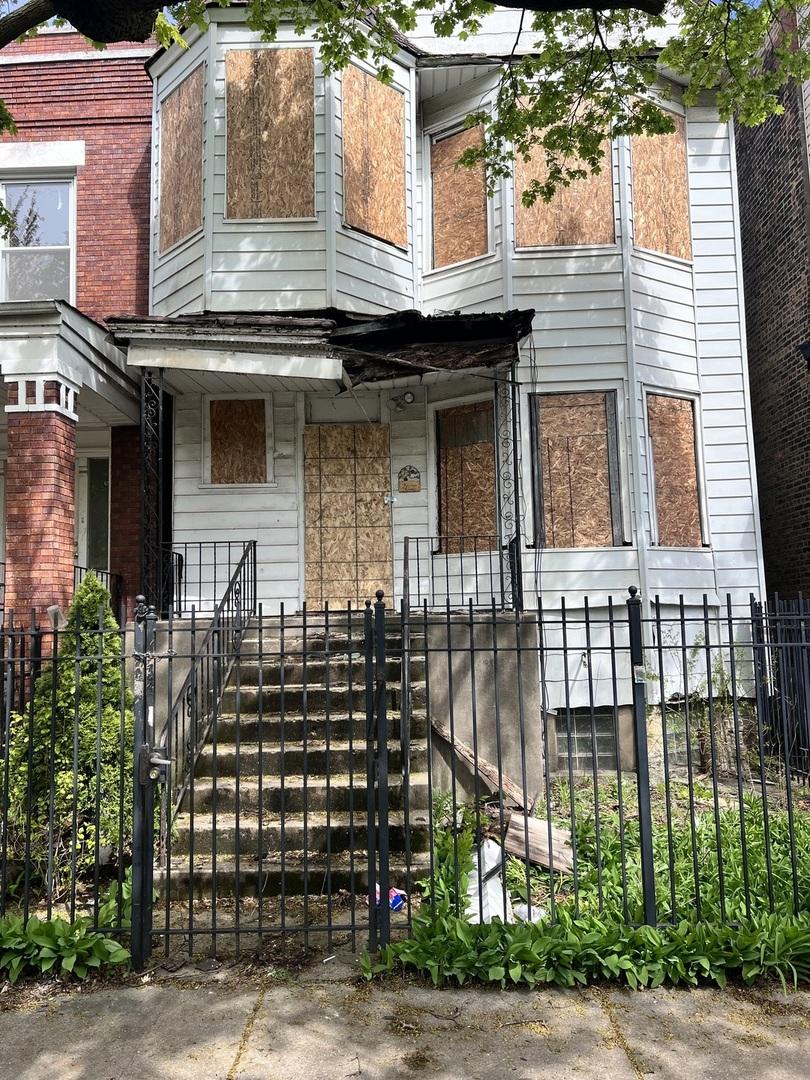8035 S Houston Ave, Chicago, IL 60617 - photo 1