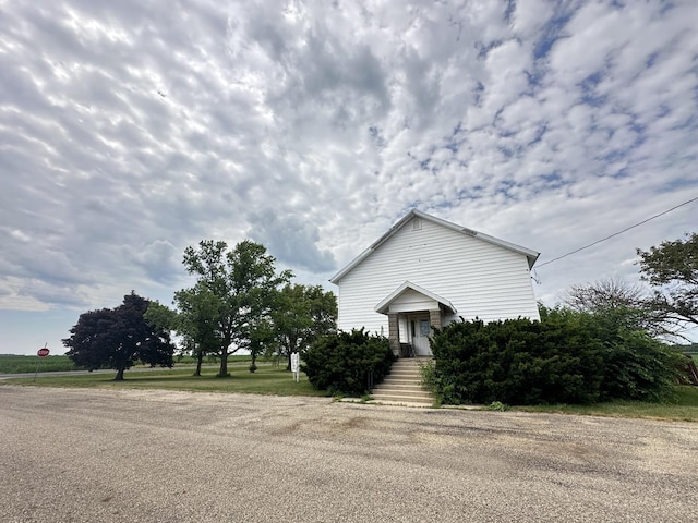 21027 Prairie Chapel Rd, Farmer City, IL 61842 - photo 1