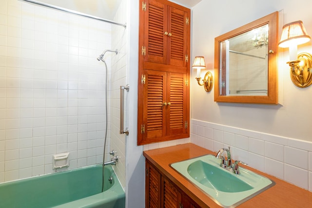 244 S Division St, Galena, IL 61036 - bathroom featuring washtub / shower combination and vanity