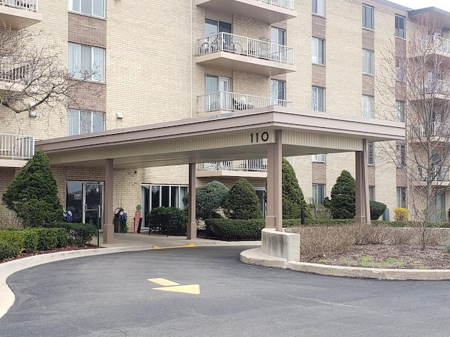 110 W Butterfield Rd Unit 405S, Elmhurst, IL 60126 - view of apartment building / complex