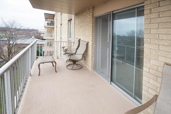 110 W Butterfield Rd Unit 405S, Elmhurst, IL 60126 - view of balcony