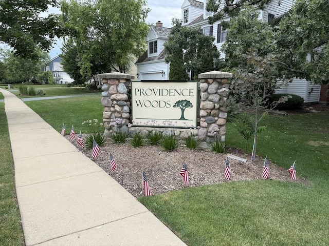 590 Oxford Ln, Lindenhurst, IL 60046 - community sign featuring a yard