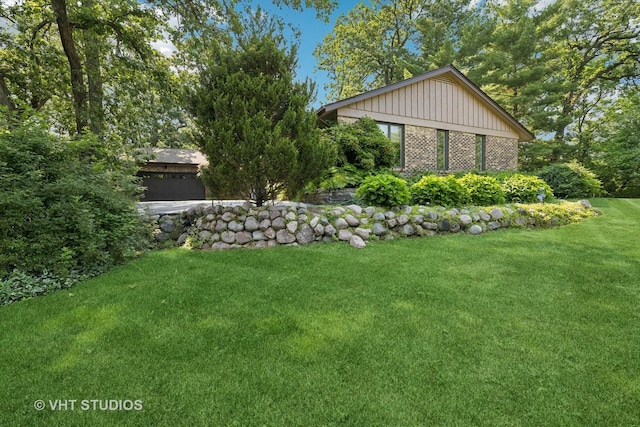 20830 W Exeter Rd, Kildeer, IL 60047 - view of grassy yard featuring a garage