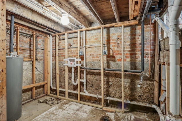 5048 W Superior St, Chicago, IL 60644 - bathroom with water heater