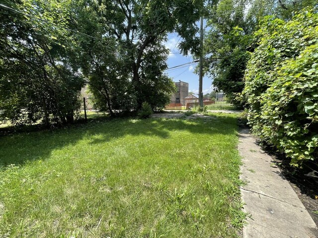 7948 S Union Ave, Chicago, IL 60620 - view of yard